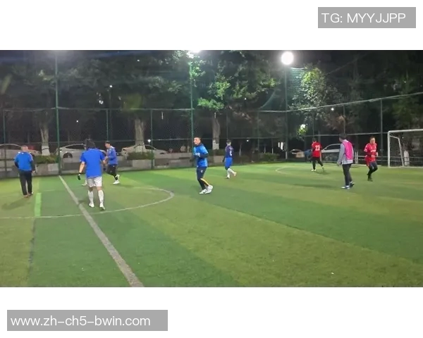 中国男篮蓝队与红队激战正酣谁将赢得这场精彩对决的胜利 中国男篮蓝队与红队激战正酣谁将赢得这场精彩对决的胜利